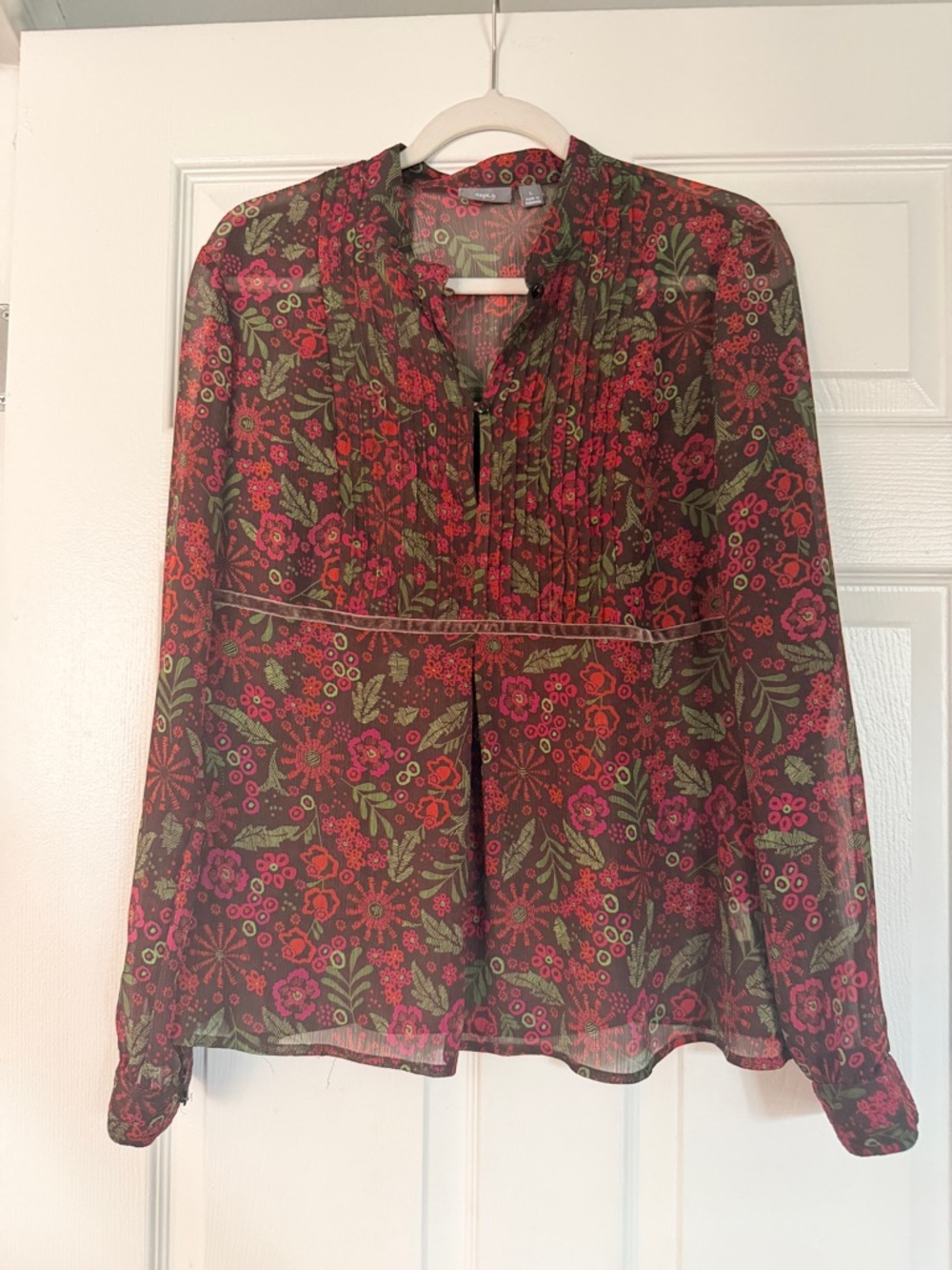 Apt. 9 Floral Pintuck Blouse in Black with Red & Green Print